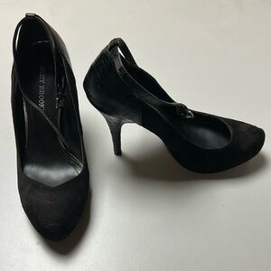 Black leather and suede high heels